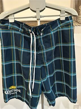 Men’s Corona 🍺 Navy Plaid shorts 🩳